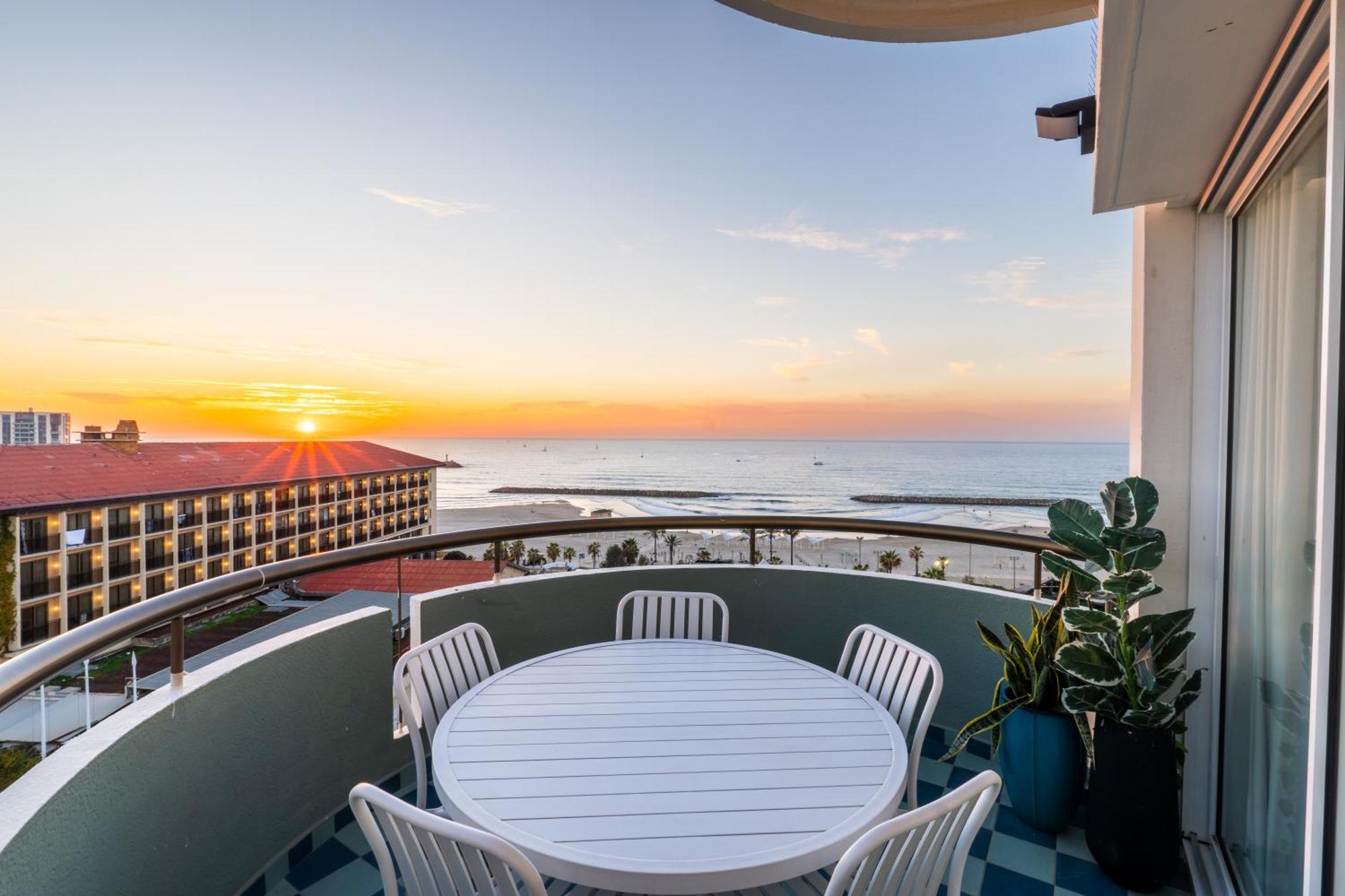 Sunsets Paradise 2Br With Parking By Beachfront Stay Herzelia المظهر الخارجي الصورة